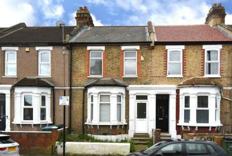 4 bedroom terraced house for sale in Rathmore Road, Charlton, SE7