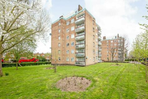 2 bedroom apartment for sale in Friern Road, East Dulwich, London, SE22