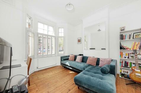 1 bedroom apartment for sale in Copleston Road, East Dulwich, London, SE15