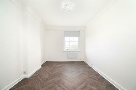 1 bedroom apartment for sale in Grove End Road, St John's Wood NW8