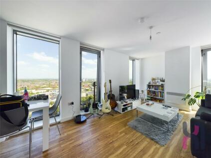 2 bedroom flat for sale in Media City, Michigan Point Tower A, 9 Michigan Avenue, Salford, M50