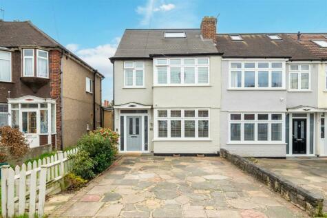 4 bedroom end of terrace house for sale in Chertsey Drive, Cheam, Sutton, SM3