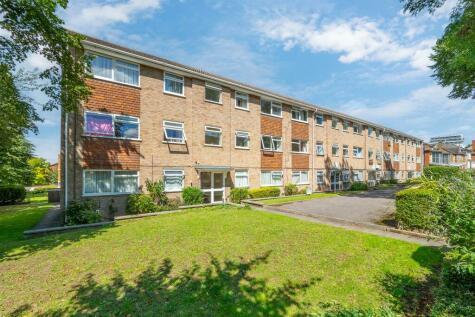 2 bedroom apartment for sale in Grove Road, Sutton, SM1