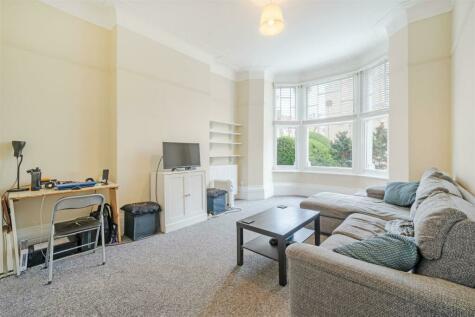 1 bedroom flat for sale in Callcott Road, London, NW6