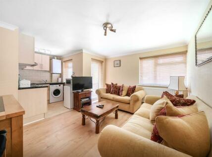 2 bedroom flat for sale in Dyne Road, London, NW6