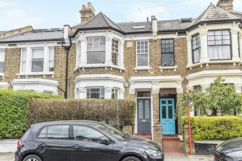 2 bedroom flat for sale in Victoria Road, London, NW6