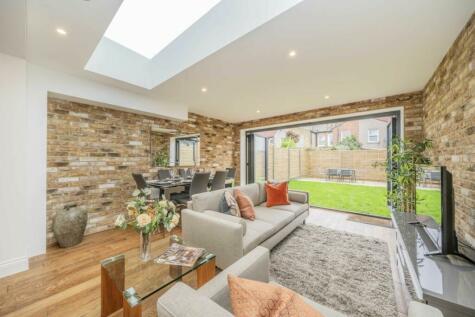 4 bedroom house for sale in Khartoum Road, Tooting, SW17