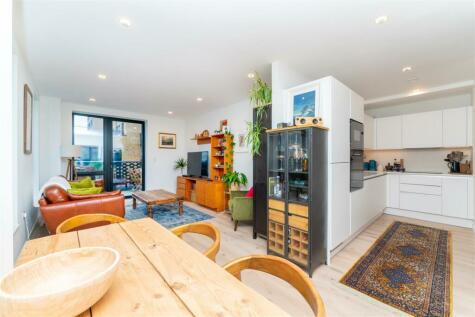 1 bedroom apartment for sale in Middle Road, Hanwell, W7