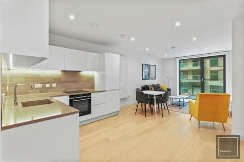 1 bedroom flat for sale in Royal Crest Avenue, London, E16