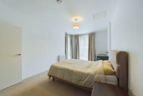 1 bedroom flat for sale in Stewarts Lodge, 217 Stewart Lodge, London, SW8 4UU, SW8