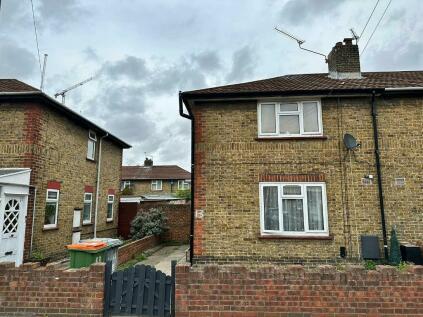 2 bedroom end of terrace house for sale in Godbold Road, Stratford, London, E15 3AL, E15
