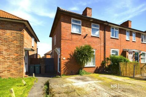 3 bedroom end of terrace house for sale in Tewkesbury Road, Carshalton, Surrey. SM5