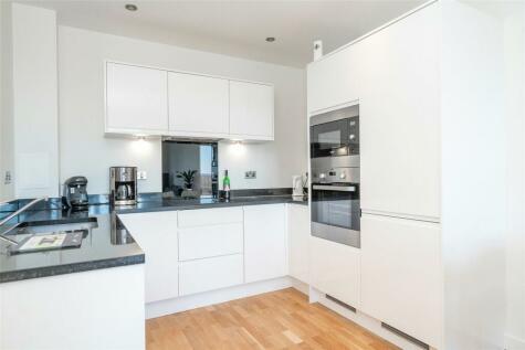 1 bedroom apartment for sale in Hampden Road, London, N8