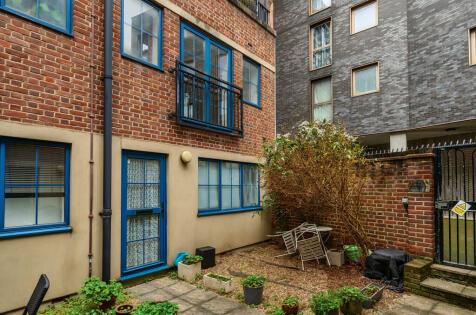 1 bedroom apartment for sale in Grange Yard, London, SE1