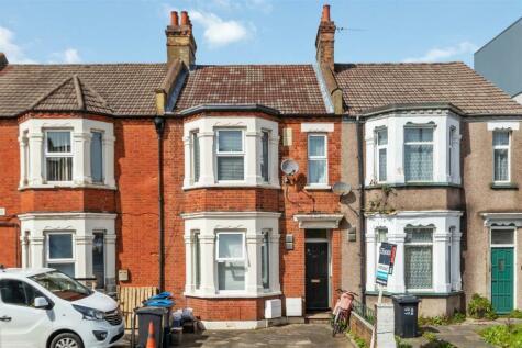 1 bedroom flat for sale in Kingston Road, Raynes Park, SW20