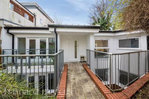 4 bedroom detached house for sale in Union Road, London, SW4