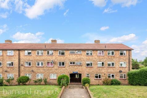 2 bedroom flat for sale in Benhill Wood Road, Sutton, SM1