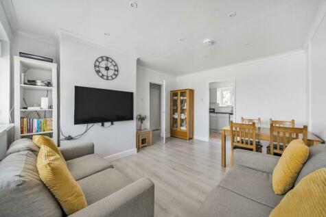 2 bedroom flat for sale in Heston, Middlesex, TW5