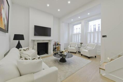 2 bedroom flat for sale in Harrington Gardens, London, SW7