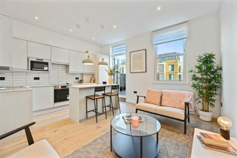 1 bedroom apartment for sale in Shepherds Bush Road, Brook Green, London, W6