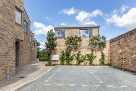 2 bedroom mews property for sale in Provender Mews, Boston Road, London, W7