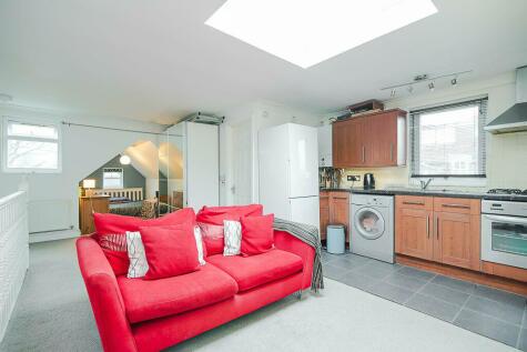 Studio flat for sale in Palewell Park, SW14