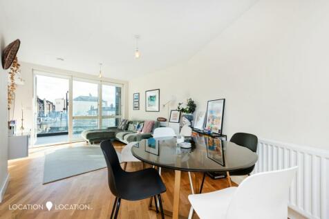 2 bedroom flat for sale in Selsea Place, Essence House Selsea Place, N16