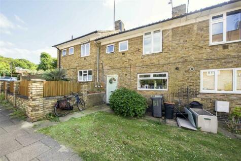 4 bedroom terraced house for sale in Stroud Crescent, Putney Vale, London, SW15