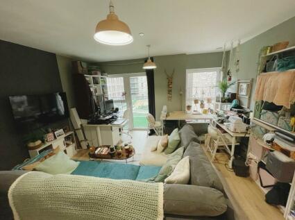 1 bedroom apartment for sale in Paynter House, Upton Gardens, Green Street, London, E13