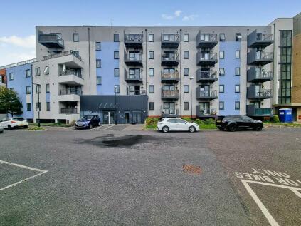 1 bedroom flat for sale in Salisbury Road, Southall, Middlesex, UB2