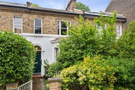 3 bedroom terraced house for sale in Chaucer Road, London, SE24