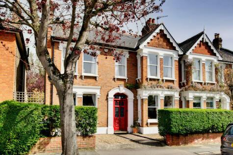 4 bedroom semi-detached house for sale in 32 Wanstead Park Avenue, E12