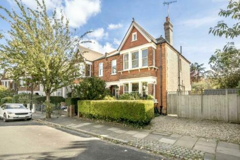 5 bedroom semi-detached house for sale in Muswell Avenue, London, N10