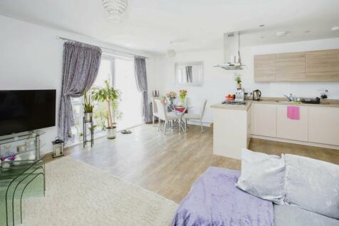 3 bedroom apartment for sale in Handley Page Road, Barking, IG11