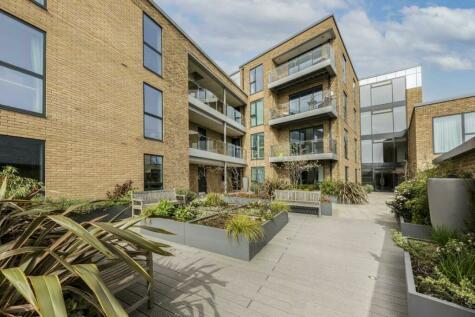 2 bedroom flat for sale in Banister Road, Kensal Rise, W10
