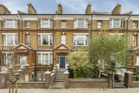 2 bedroom flat for sale in Birchington Road, South Hampstead, NW6
