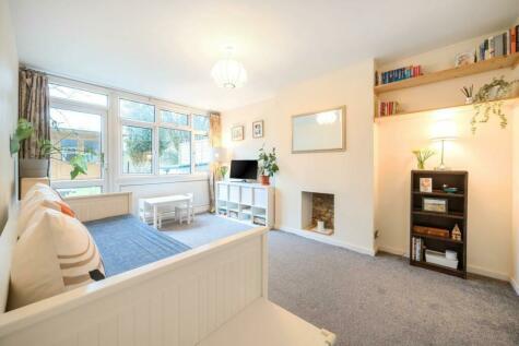 2 bedroom flat for sale in Birkwood Close, Balham, SW12