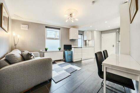 2 bedroom flat for sale in Steerforth Street, Earlsfield, SW18