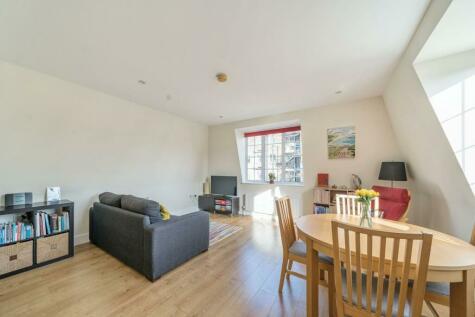 2 bedroom flat for sale in Leigham Avenue, Streatham, SW16