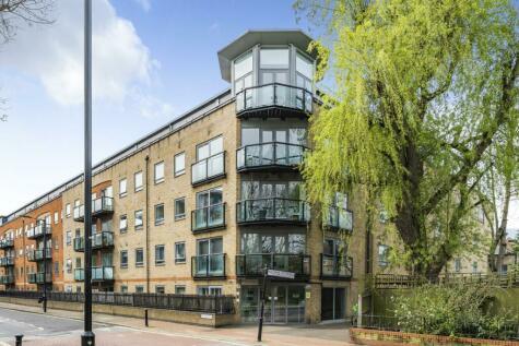 4 bedroom flat for sale in Rotherhithe Street, Surrey Quays, SE16
