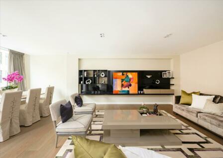 2 bedroom flat for sale in Heron Place, Thayer Street, Marylebone, W1U