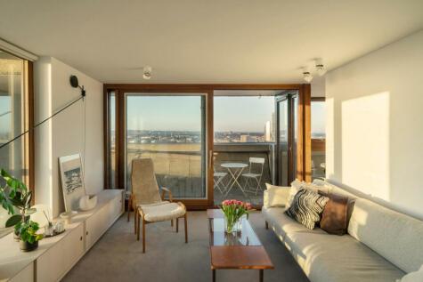 2 bedroom flat for sale in Lauderdale Tower, Barbican, London EC2, EC2Y