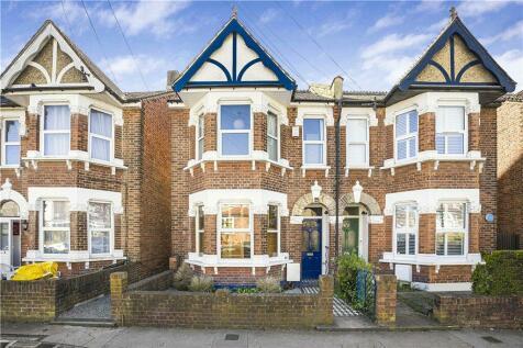 3 bedroom semi-detached house for sale in Waddon Park Avenue, Croydon, CR0