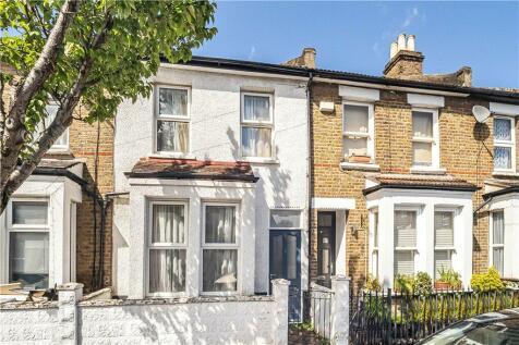3 bedroom terraced house for sale in Winterbourne Road, Thornton Heath, CR7
