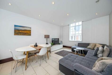2 bedroom flat for sale in Carthusian Street, City of London, EC1M