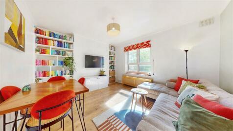 2 bedroom apartment for sale in Stafford Cripps House, Globe Road, Bethnal Green, E2
