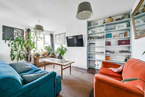 2 bedroom flat for sale in Blessington Road, Lewisham, London, SE13