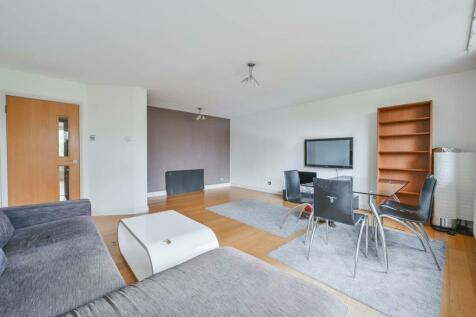 2 bedroom flat for sale in Cambridge Square, Hyde Park Estate, London, W2