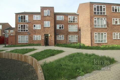 1 bedroom apartment for sale in Essex Close, London, E17