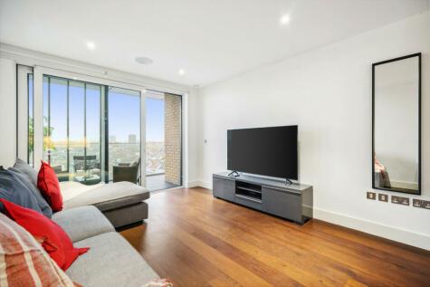 2 bedroom apartment for sale in Central Avenue, London, SW6